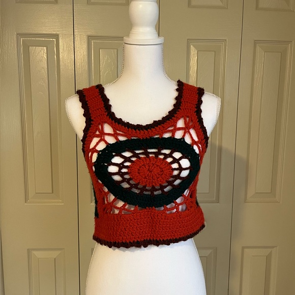 Vintage 1970’s Hand Crafted Cropped Top Crochet Tank Red green brown - Picture 9 of 10